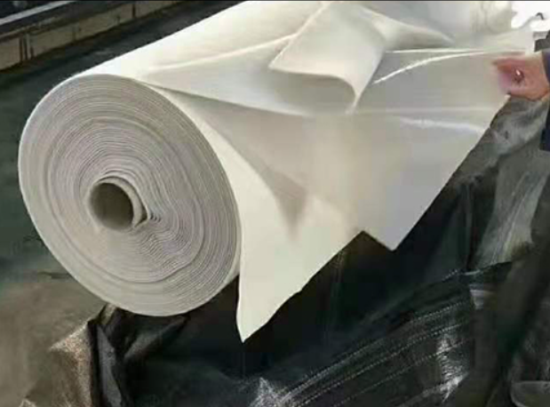 呼和浩特土工膜：大地工程的隐形守护者